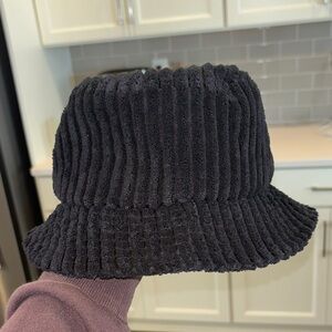 Urban Outfitters Black Corduroy Bucket Hat | Cozy Ribbed Texture OS 🐻